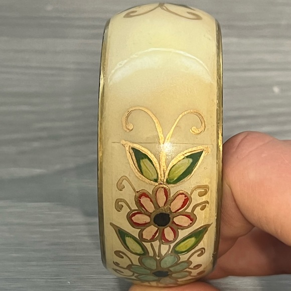 Vintage Gold and Cream Enamel Bangle Bracelet with Flower Design, Boho - Picture 6 of 8